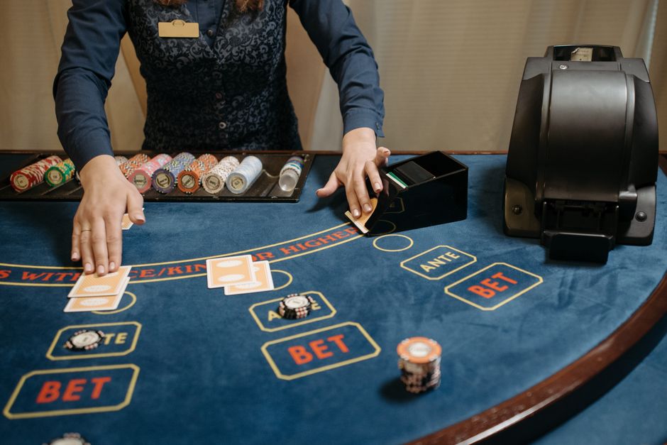 The iGaming Edge: How Smart Players Approach Casino, Betting, and Poker